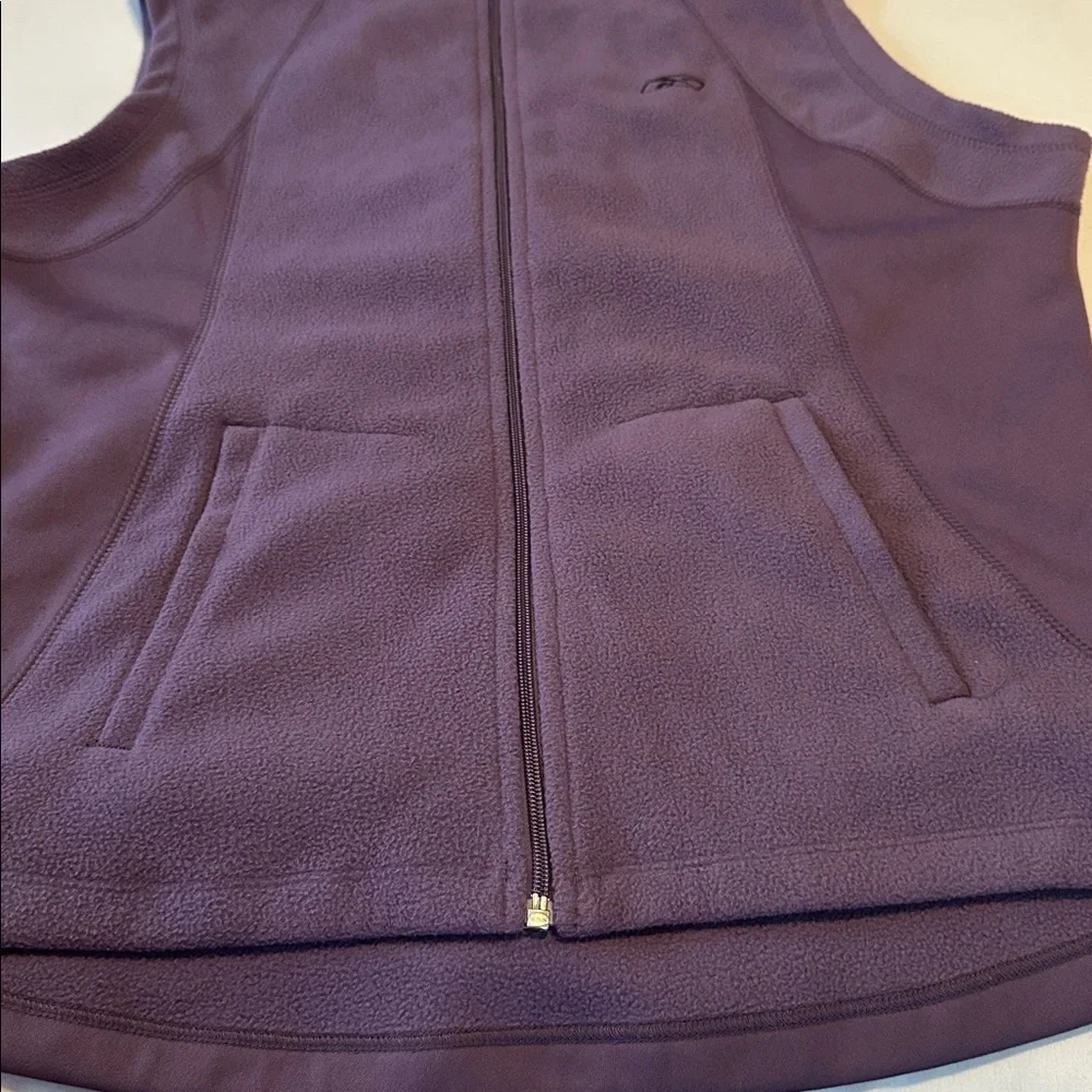 Reebok Women's Lavender Sleeveless Vest